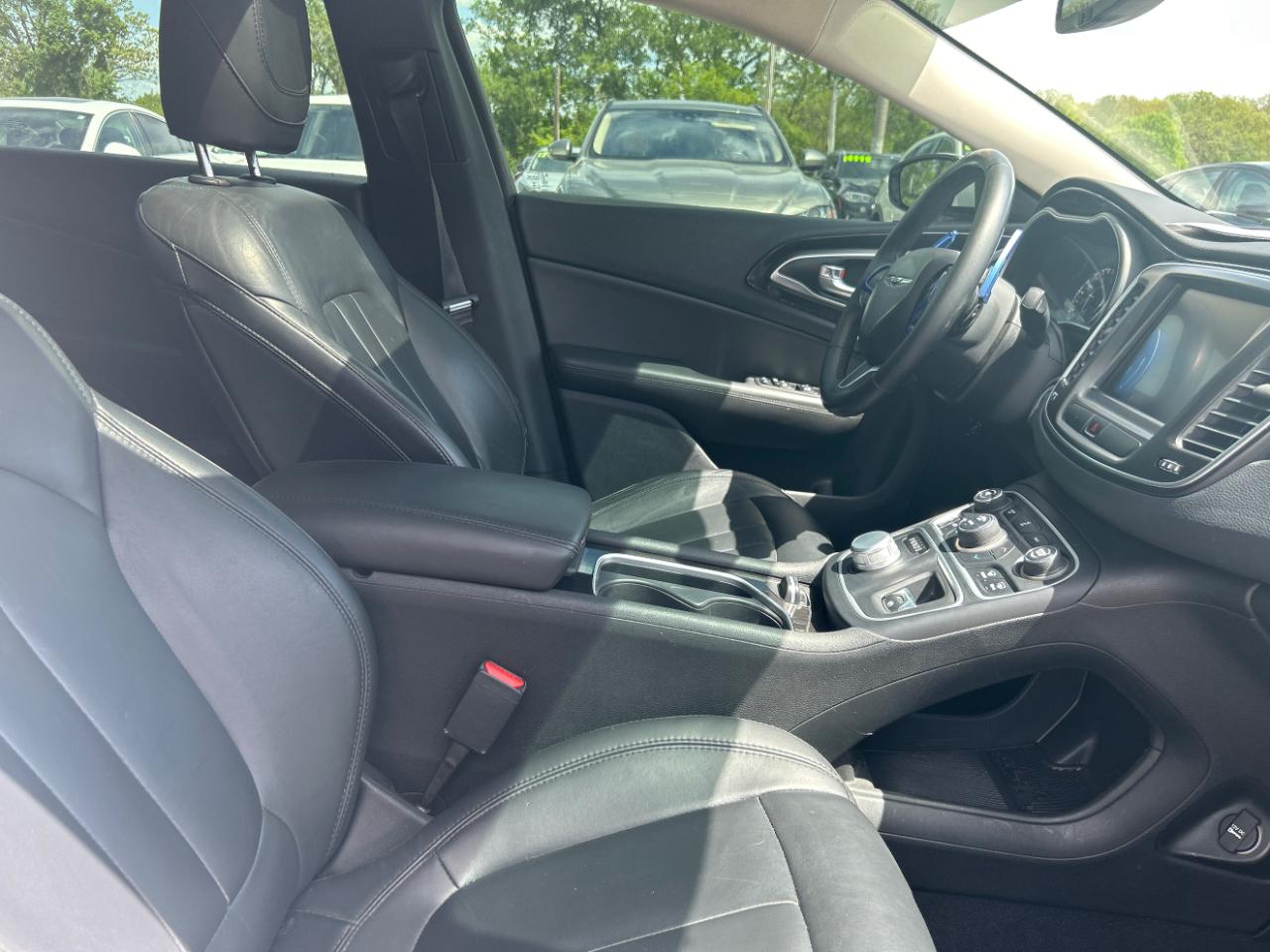 Chrysler 200 4dr Sdn C AWD 2015