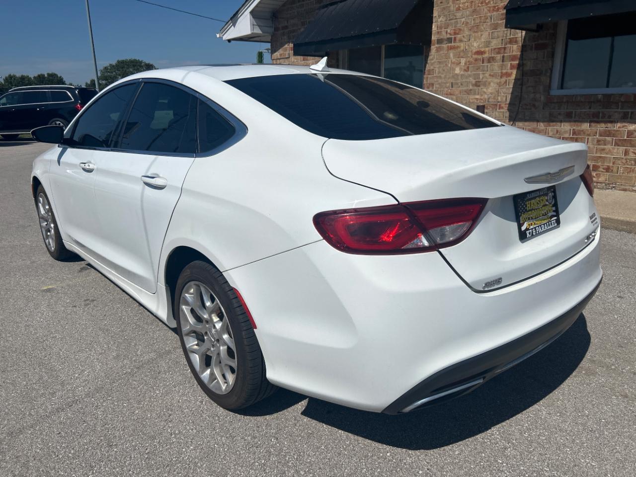 Chrysler 200 4dr Sdn C AWD 2015