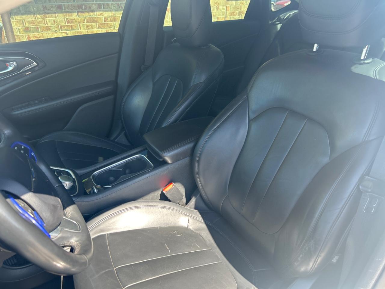 Chrysler 200 4dr Sdn C AWD 2015
