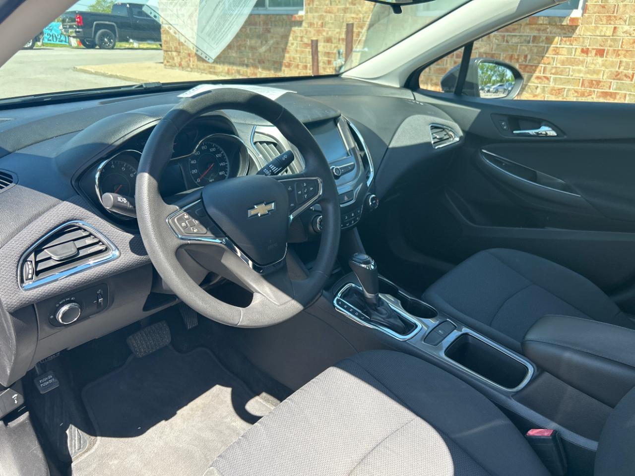 Chevrolet Cruze 4dr Sdn 1.4L LT w/1SD 2017