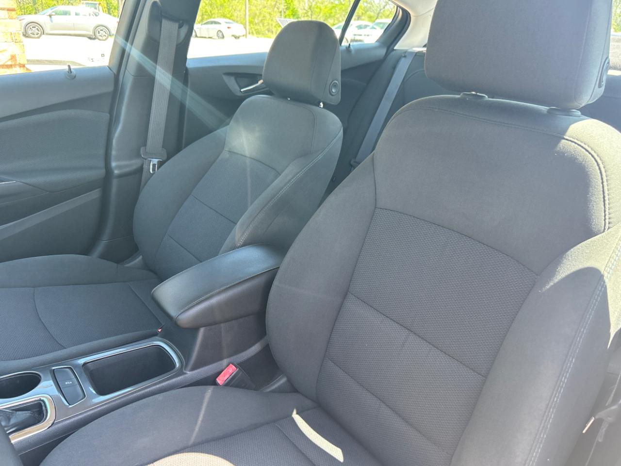 Chevrolet Cruze 4dr Sdn 1.4L LT w/1SD 2017