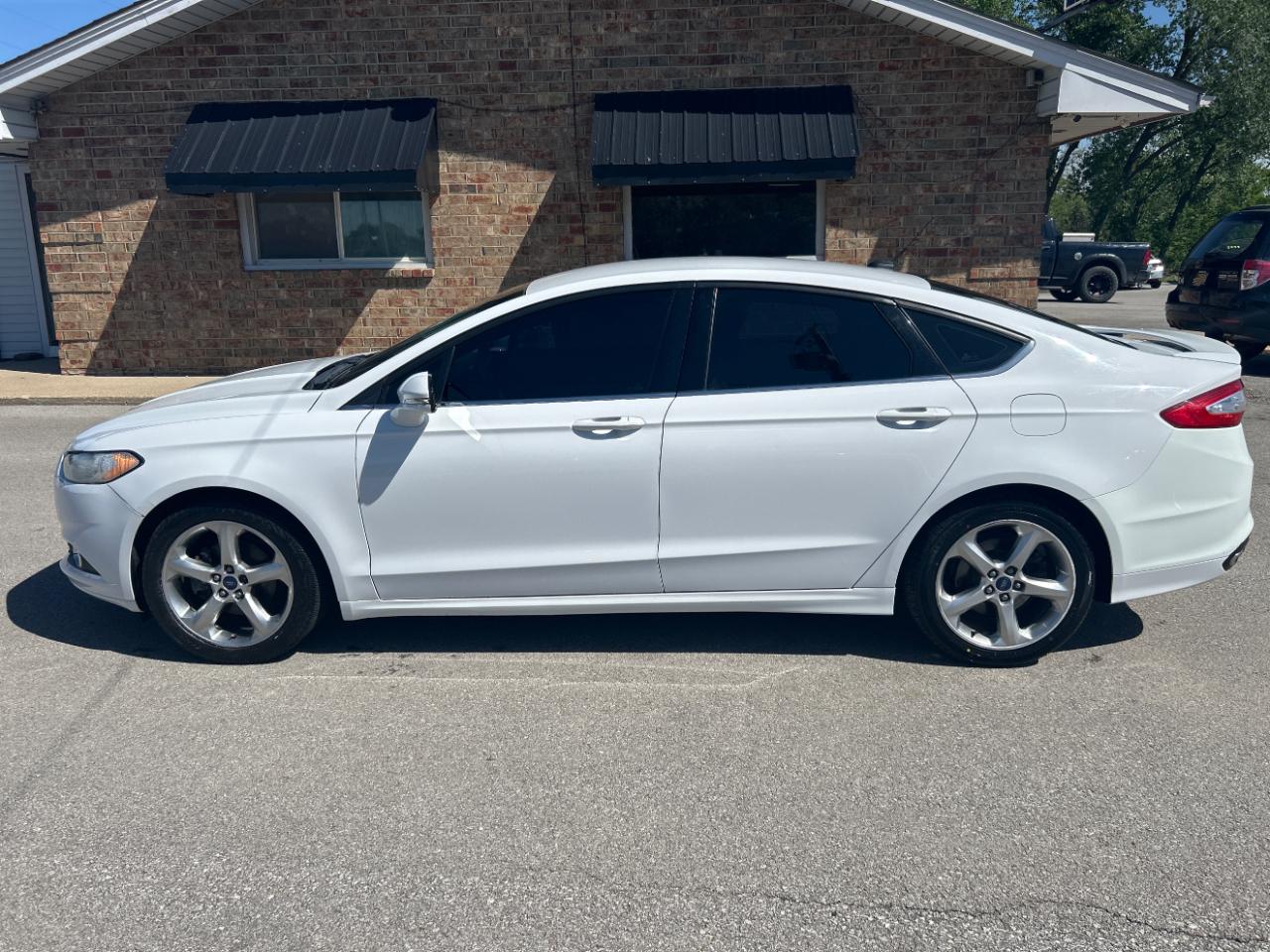 Ford Fusion 4dr Sdn SE FWD 2015
