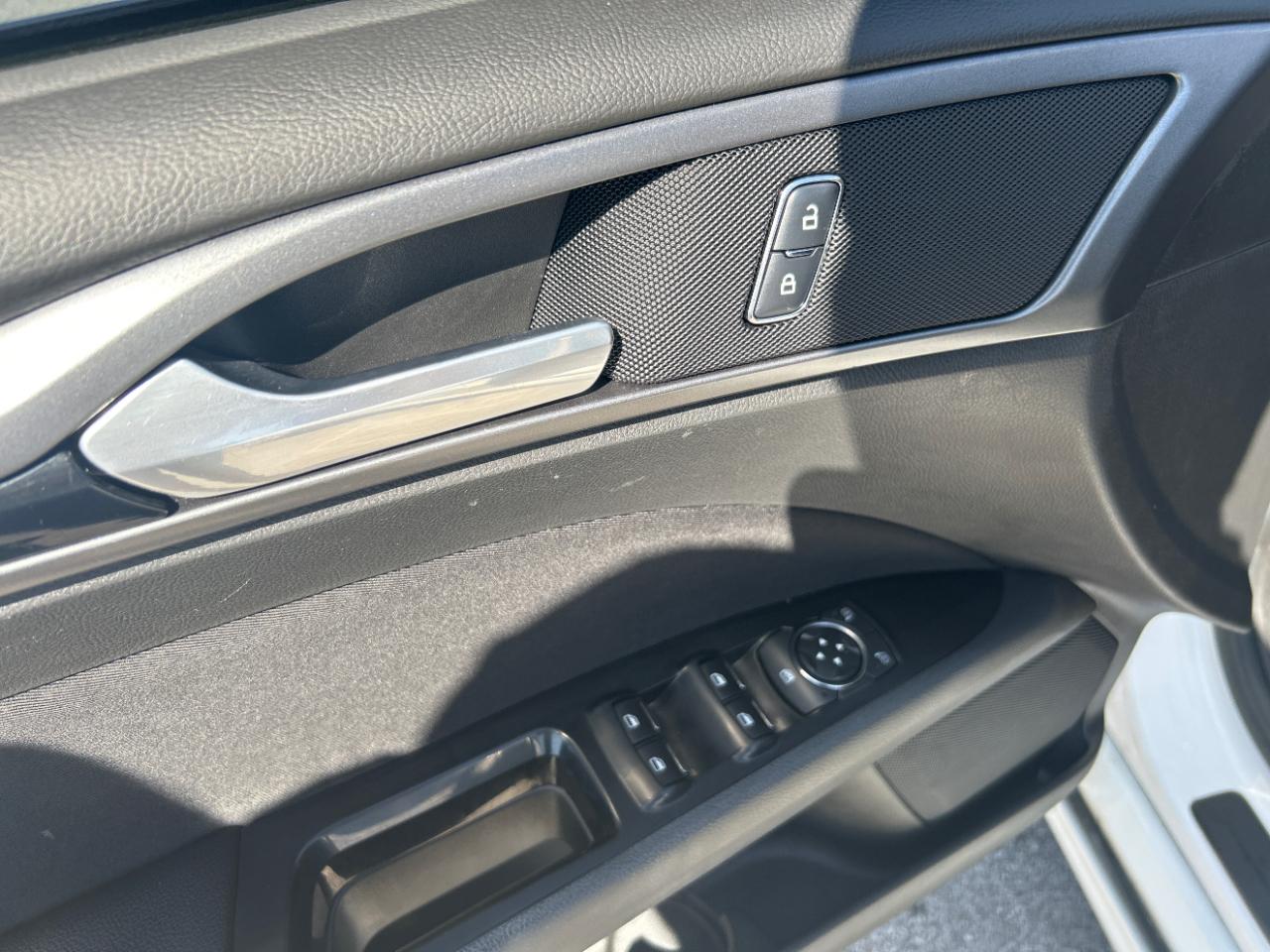 Ford Fusion 4dr Sdn SE FWD 2015