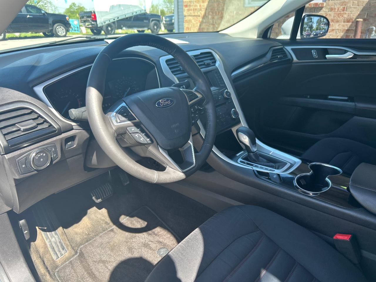 Ford Fusion 4dr Sdn SE FWD 2015