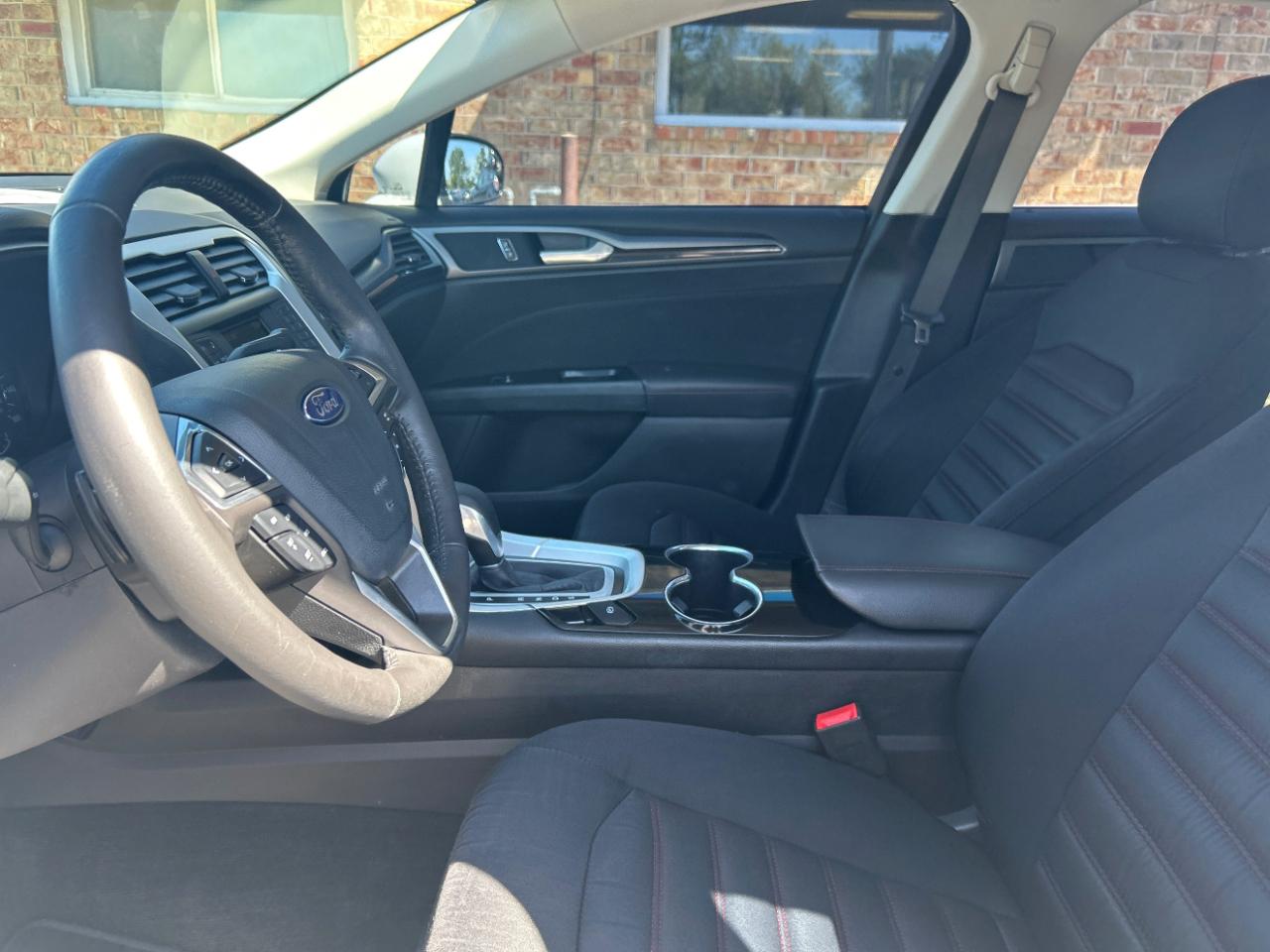 Ford Fusion 4dr Sdn SE FWD 2015