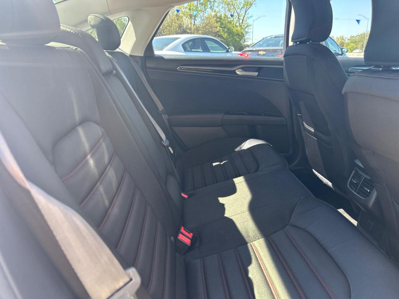 Ford Fusion 4dr Sdn SE FWD 2015