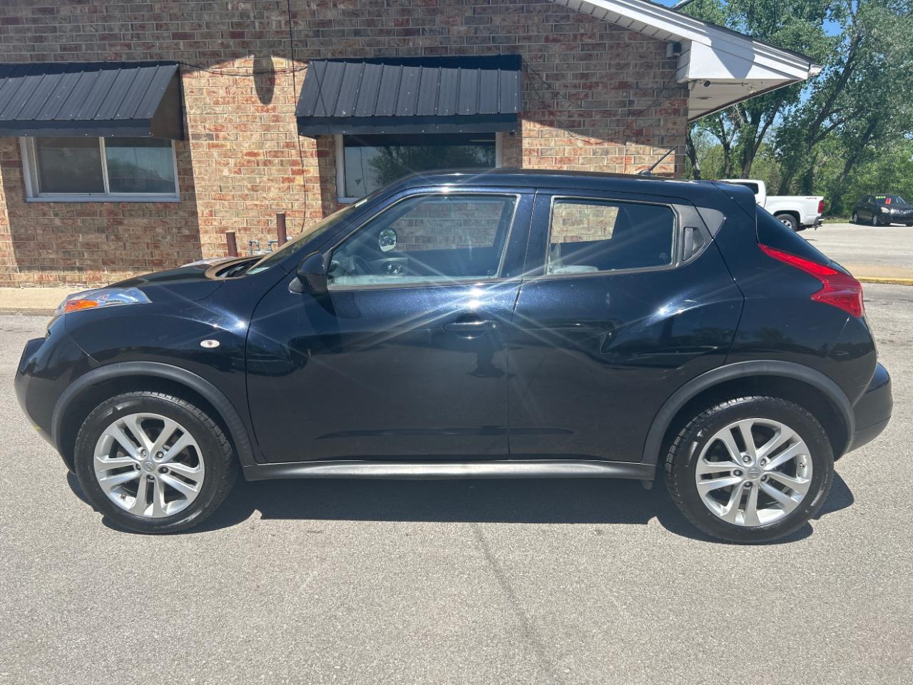 Nissan Juke 5dr Wgn CVT S FWD 2014