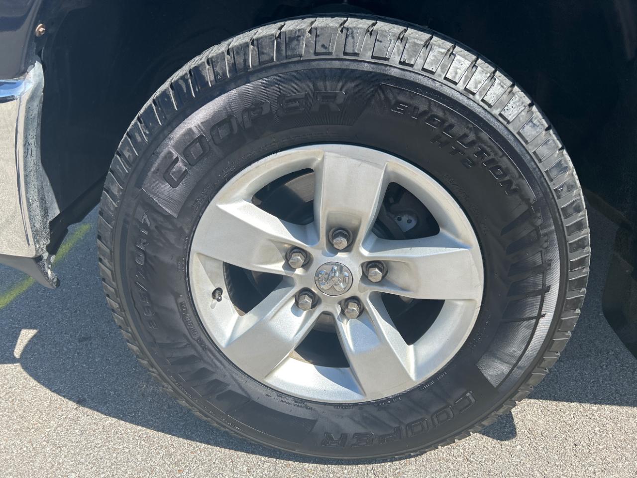 RAM 1500 4WD Quad Cab 140.5" ST 2014