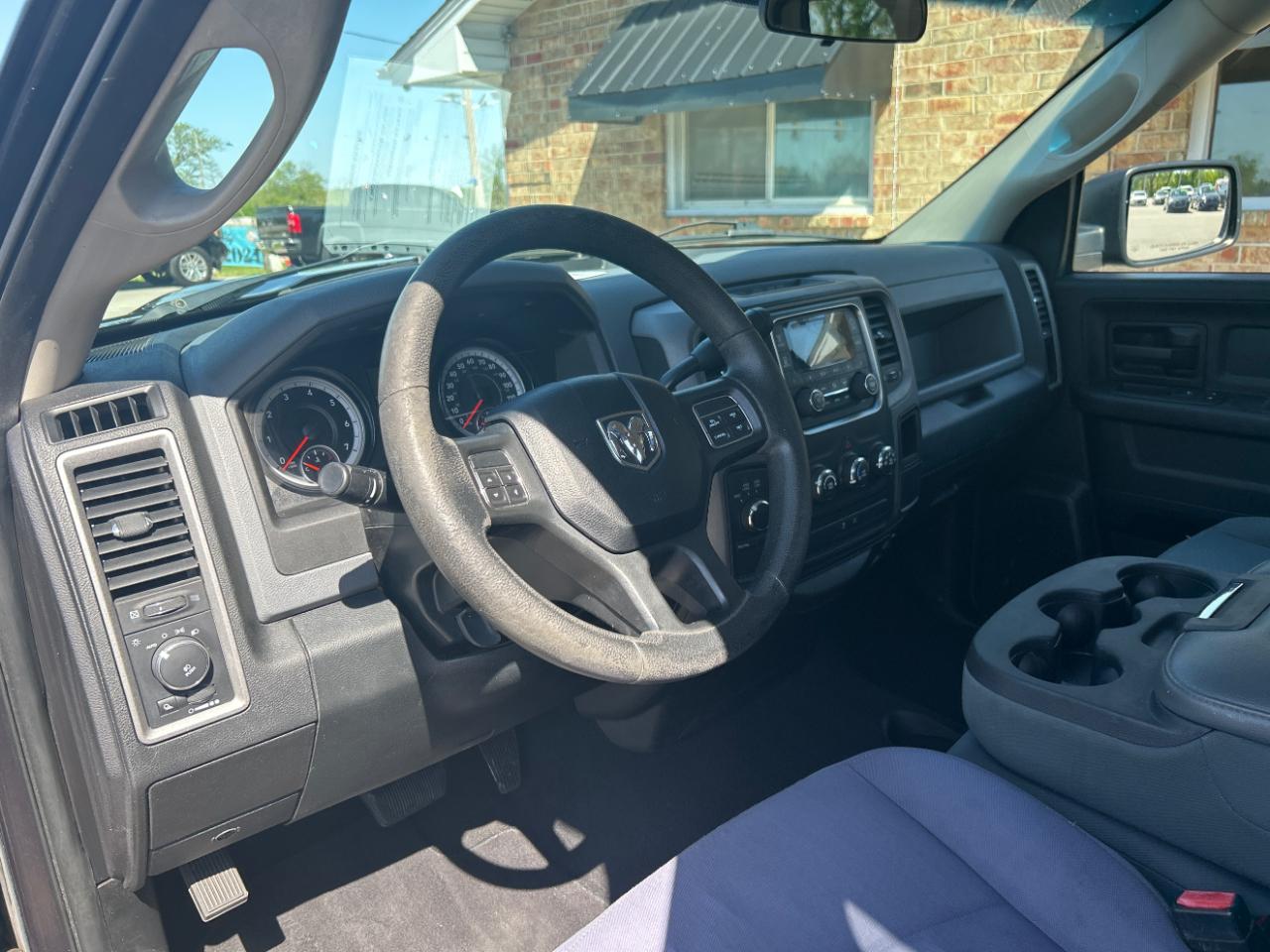 RAM 1500 4WD Quad Cab 140.5" ST 2014