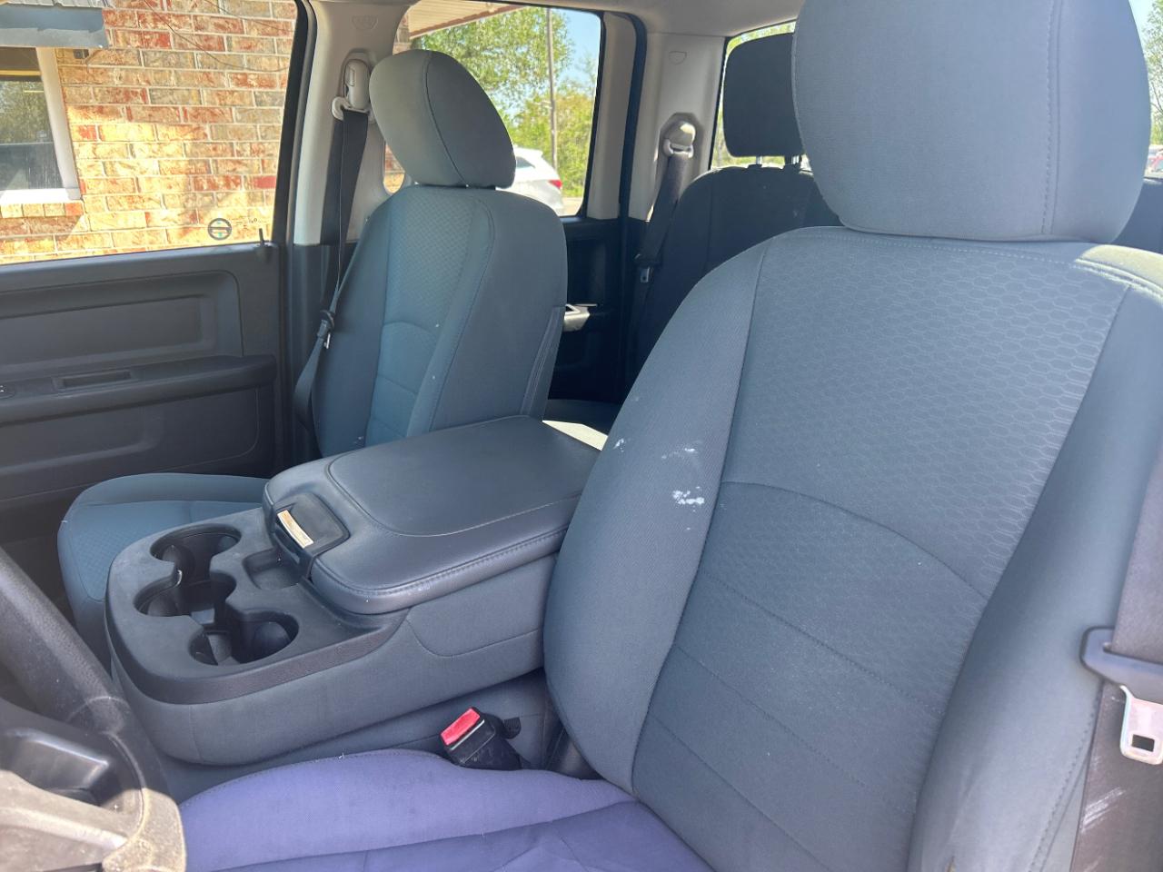 RAM 1500 4WD Quad Cab 140.5" ST 2014