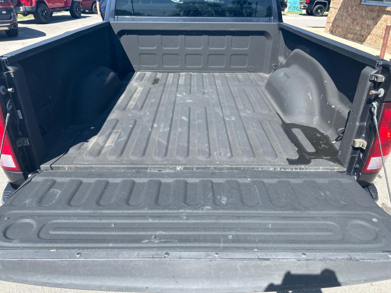 RAM 1500 4WD Quad Cab 140.5" ST 2014