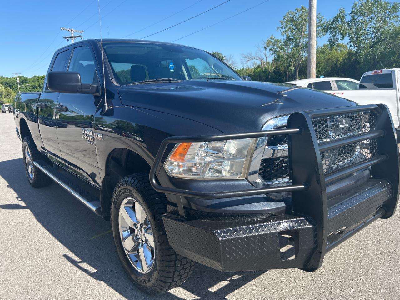RAM 1500 Classic Tradesman 4x4 Quad Cab 6'4" Box 2019