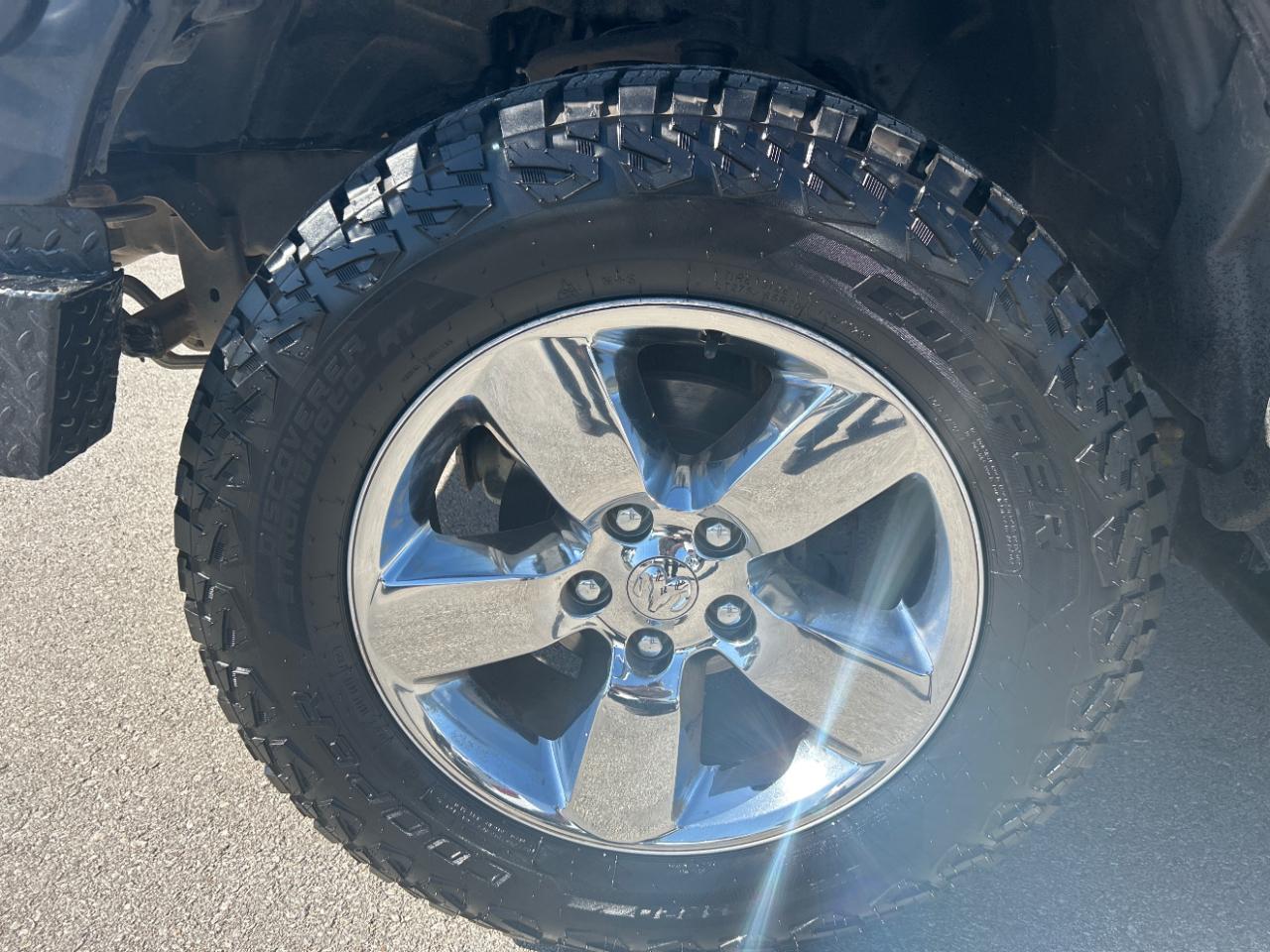 RAM 1500 Classic Tradesman 4x4 Quad Cab 6'4" Box 2019