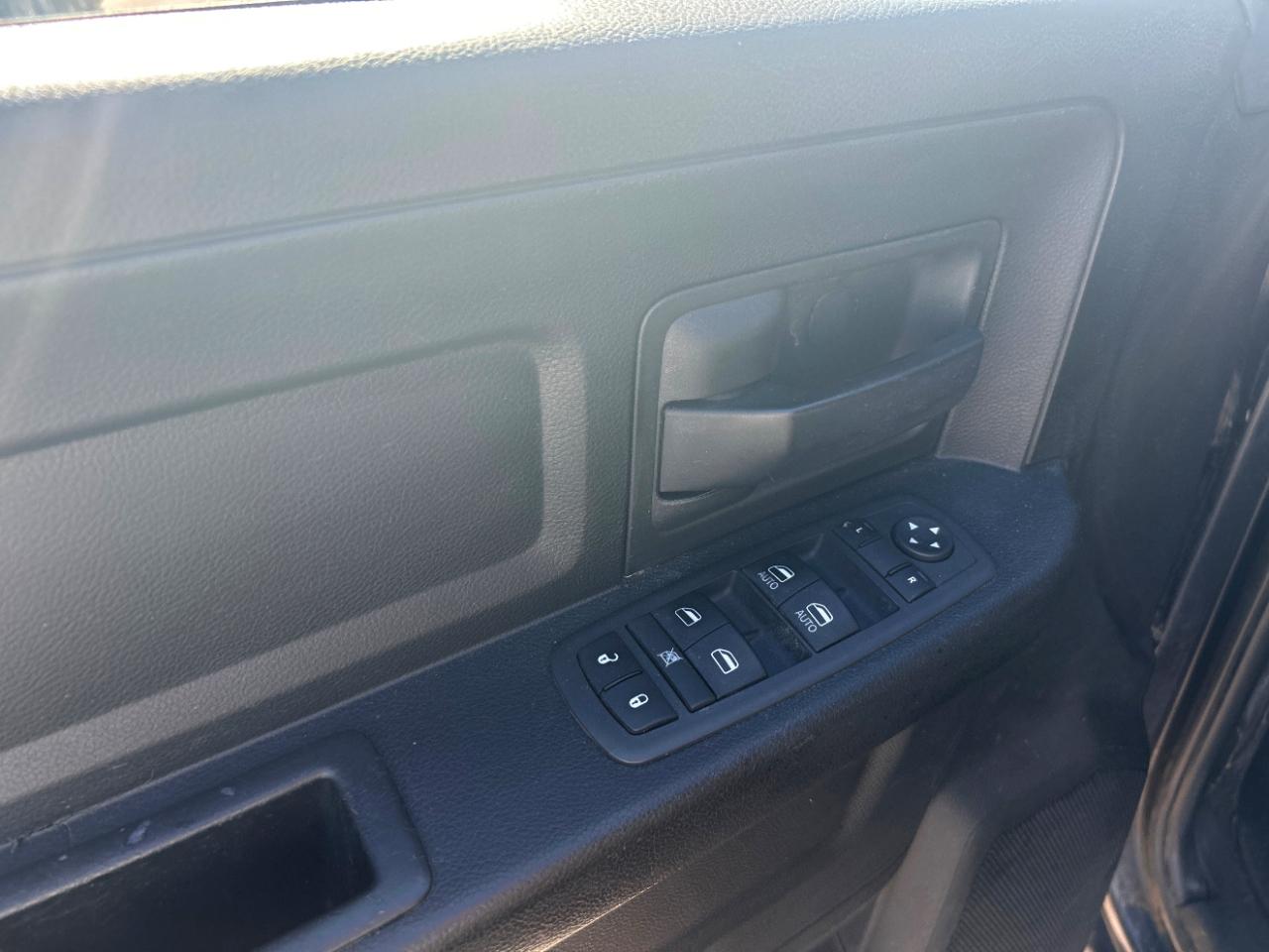 RAM 1500 Classic Tradesman 4x4 Quad Cab 6'4" Box 2019