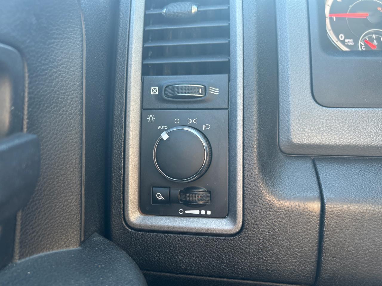RAM 1500 Classic Tradesman 4x4 Quad Cab 6'4" Box 2019
