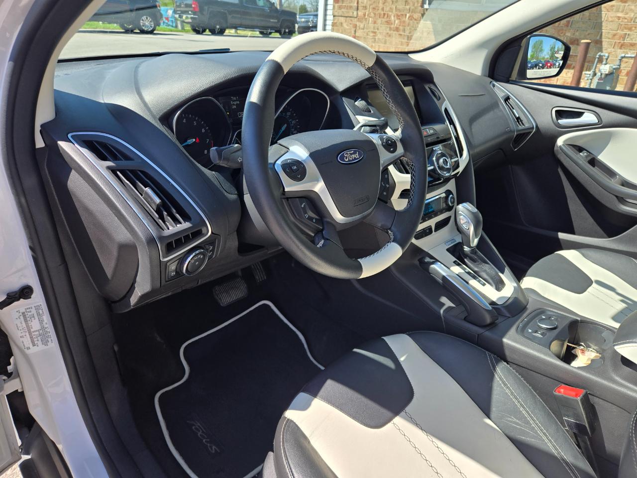 Ford Focus 4dr Sdn Titanium 2013