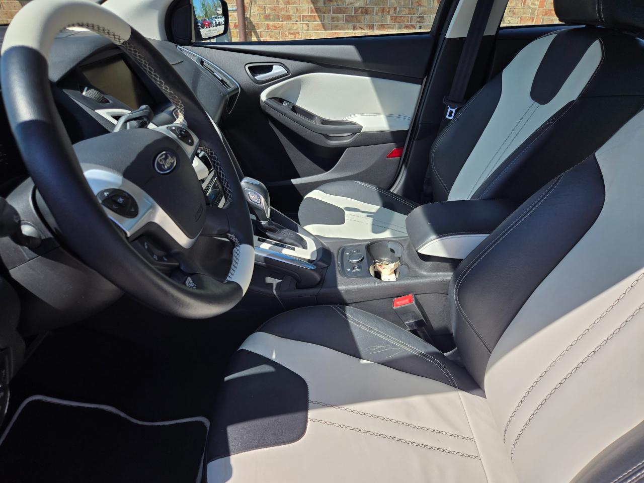 Ford Focus 4dr Sdn Titanium 2013