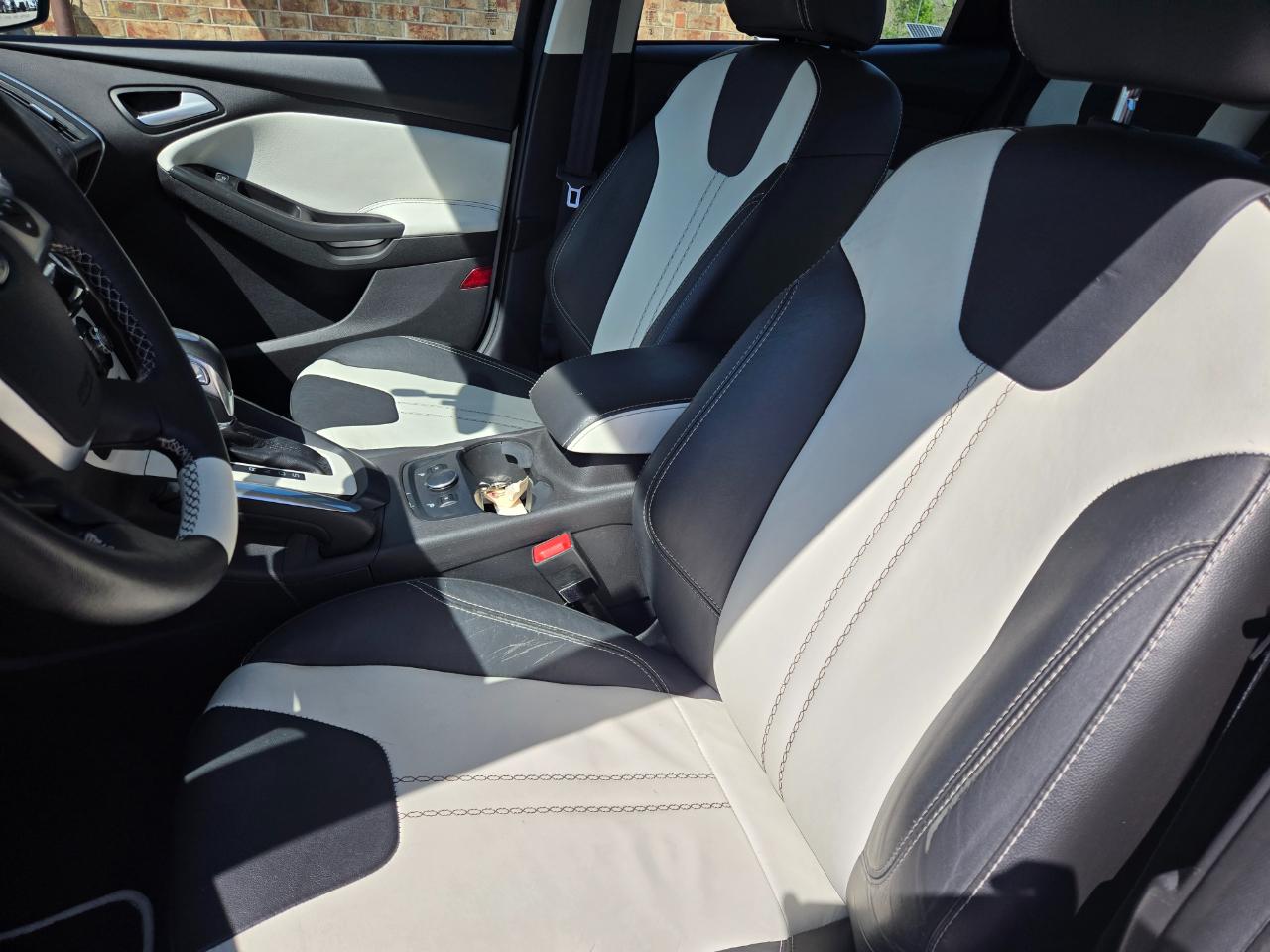 Ford Focus 4dr Sdn Titanium 2013