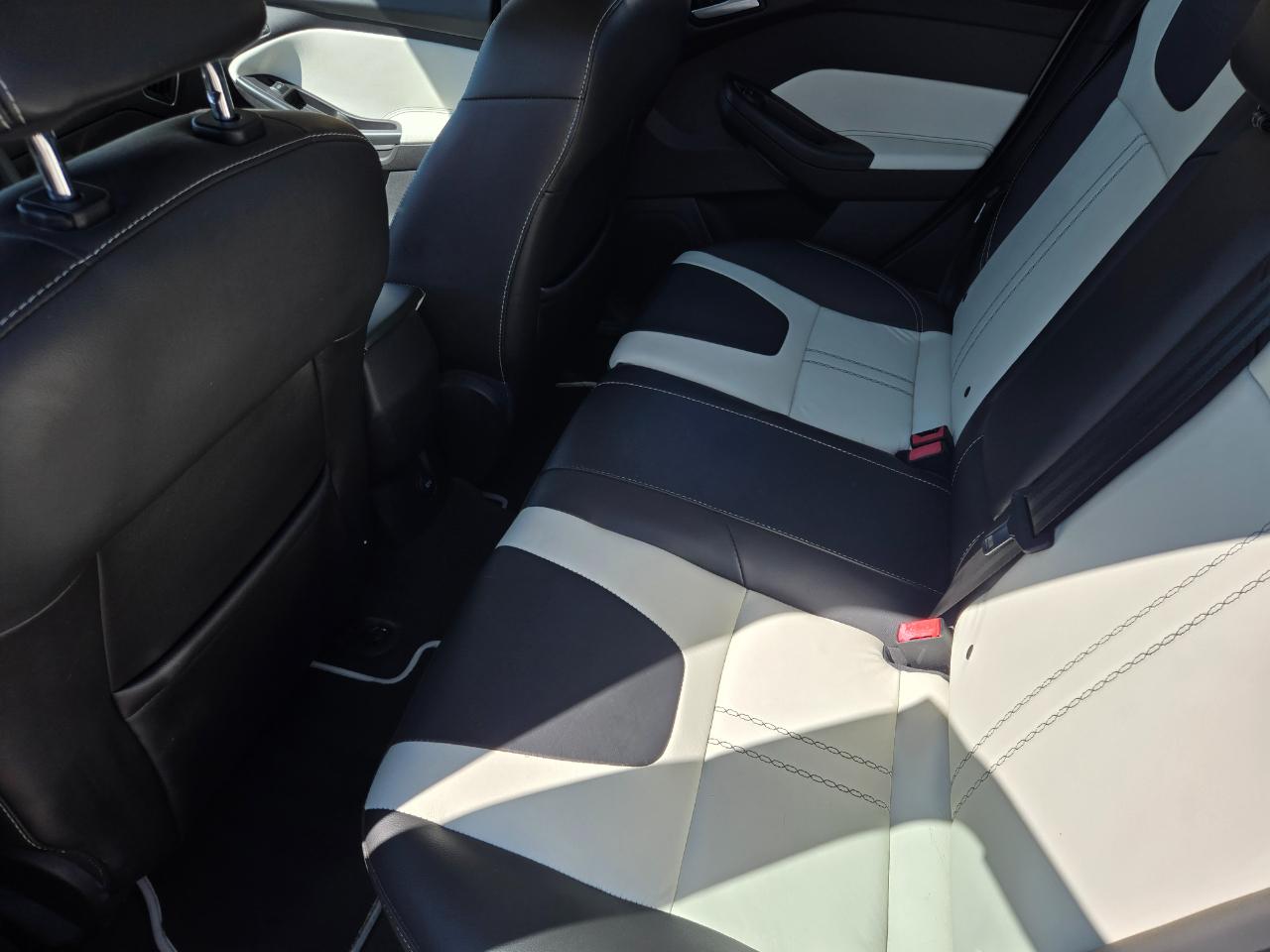 Ford Focus 4dr Sdn Titanium 2013