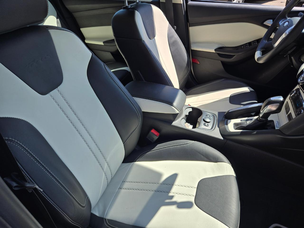 Ford Focus 4dr Sdn Titanium 2013