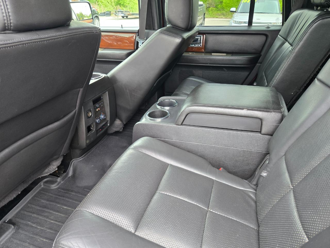 Lincoln Navigator 4WD 4dr 2013