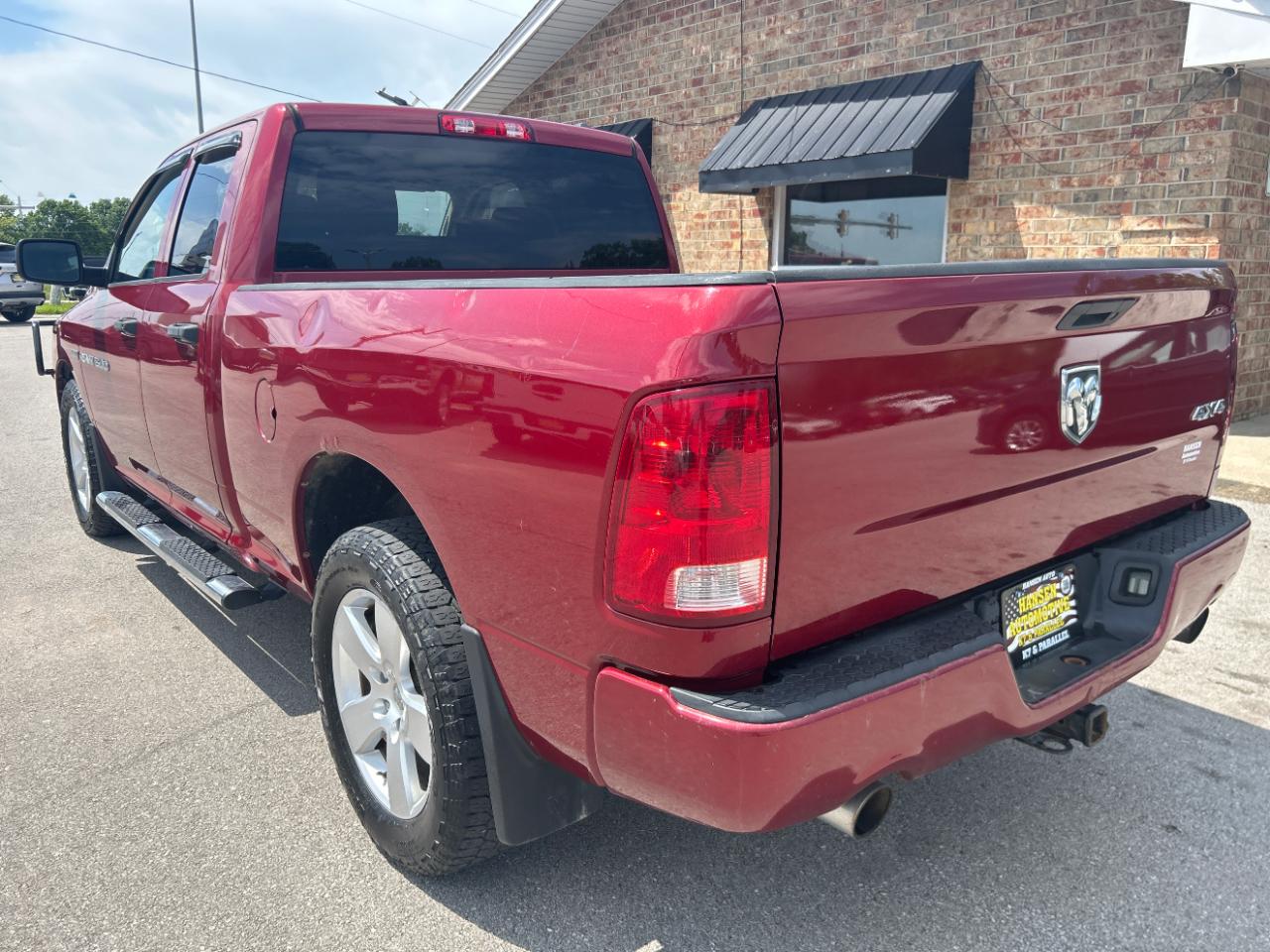 Dodge 1500 4WD Quad Cab 140.5" Express 2012