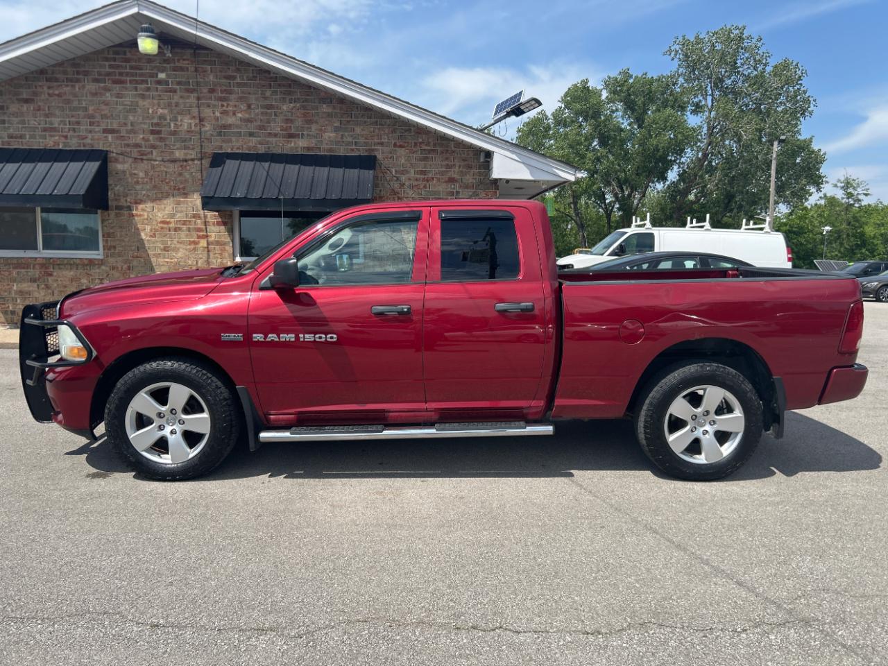 Dodge 1500 4WD Quad Cab 140.5" Express 2012