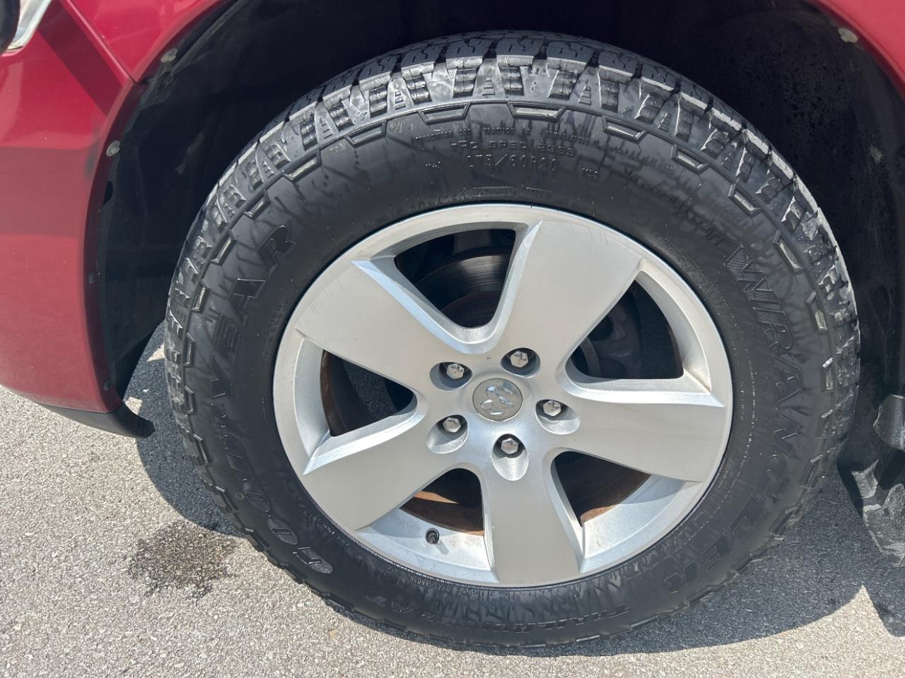 Dodge 1500 4WD Quad Cab 140.5" Express 2012