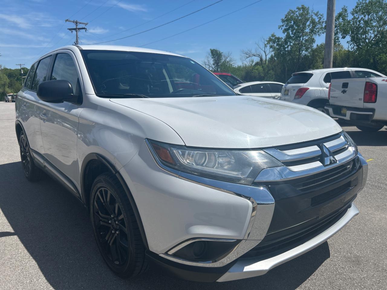 Mitsubishi Outlander 2WD 4dr ES 2016