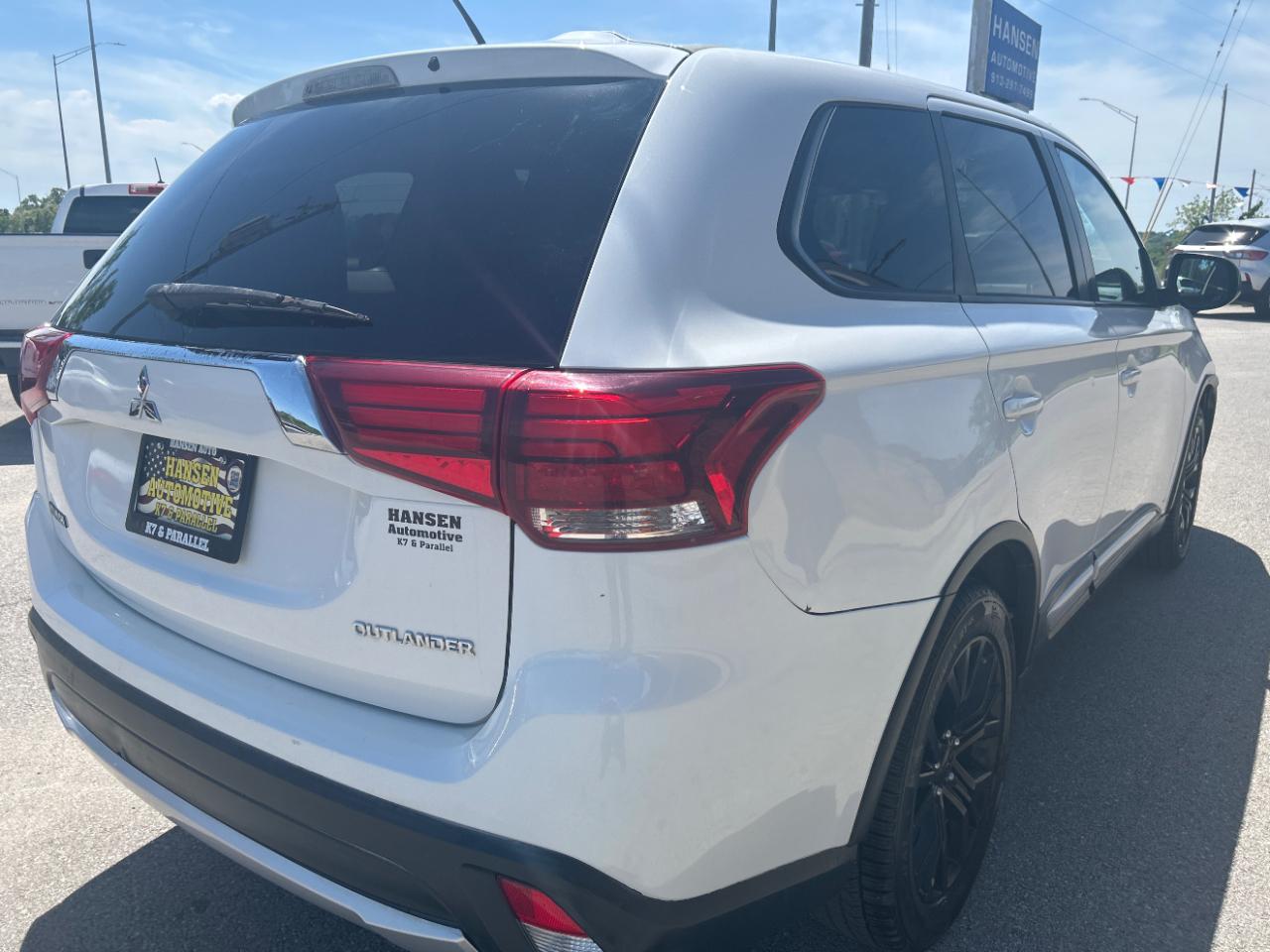 Mitsubishi Outlander 2WD 4dr ES 2016
