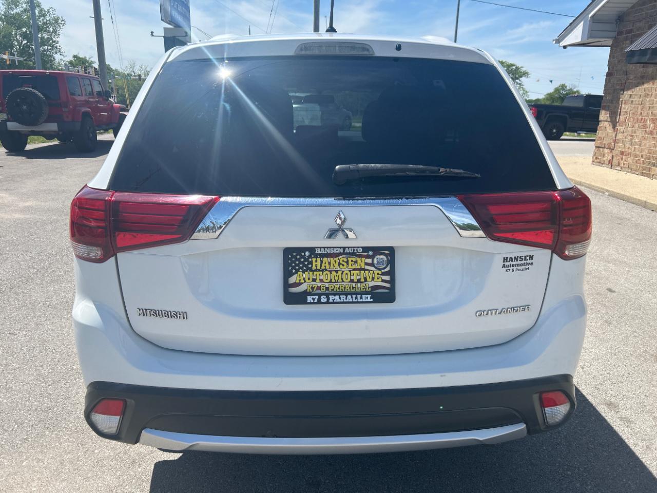 Mitsubishi Outlander 2WD 4dr ES 2016