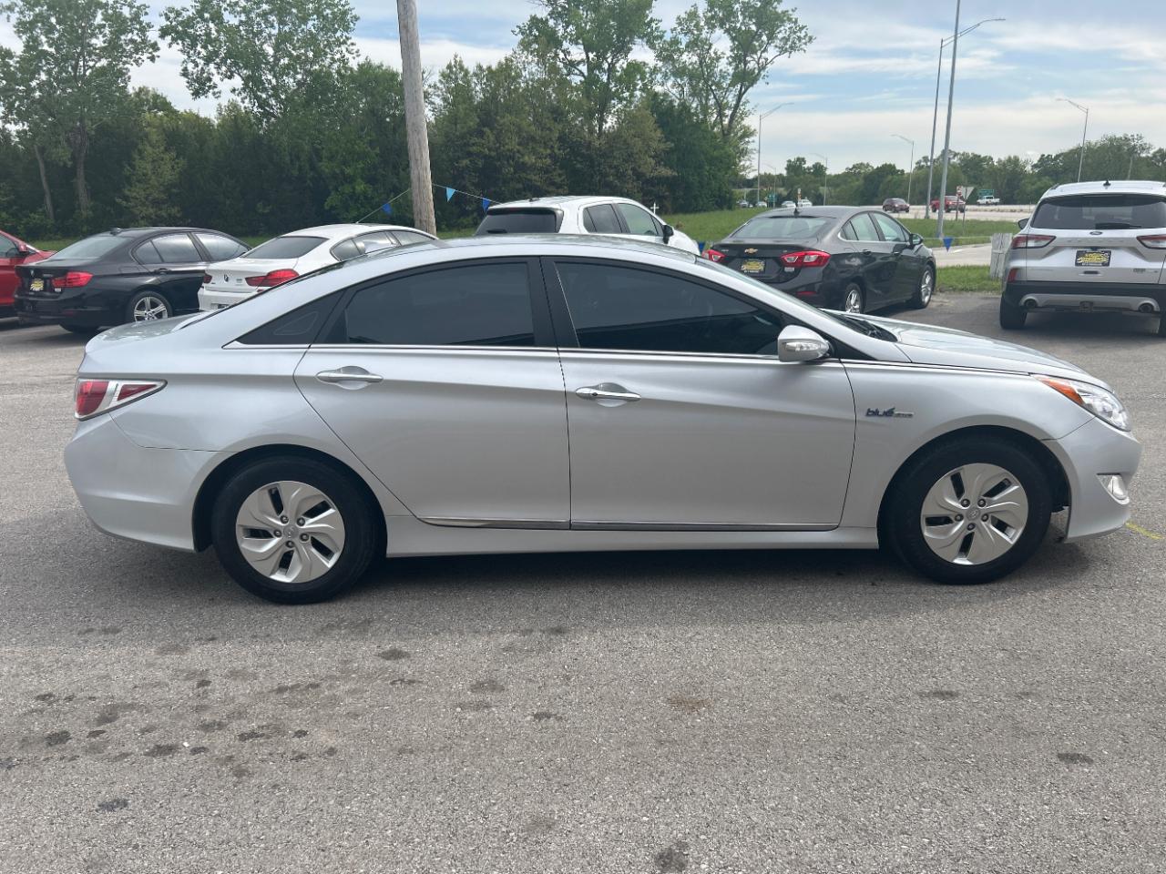 Hyundai Sonata Hybrid 4dr Sdn 2015