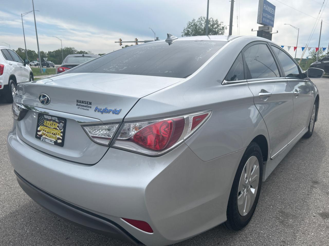 Hyundai Sonata Hybrid 4dr Sdn 2015