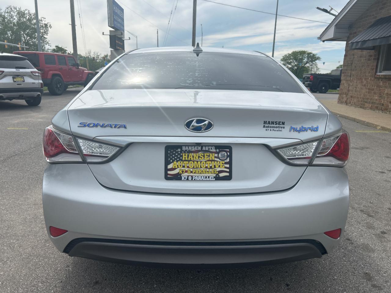 Hyundai Sonata Hybrid 4dr Sdn 2015