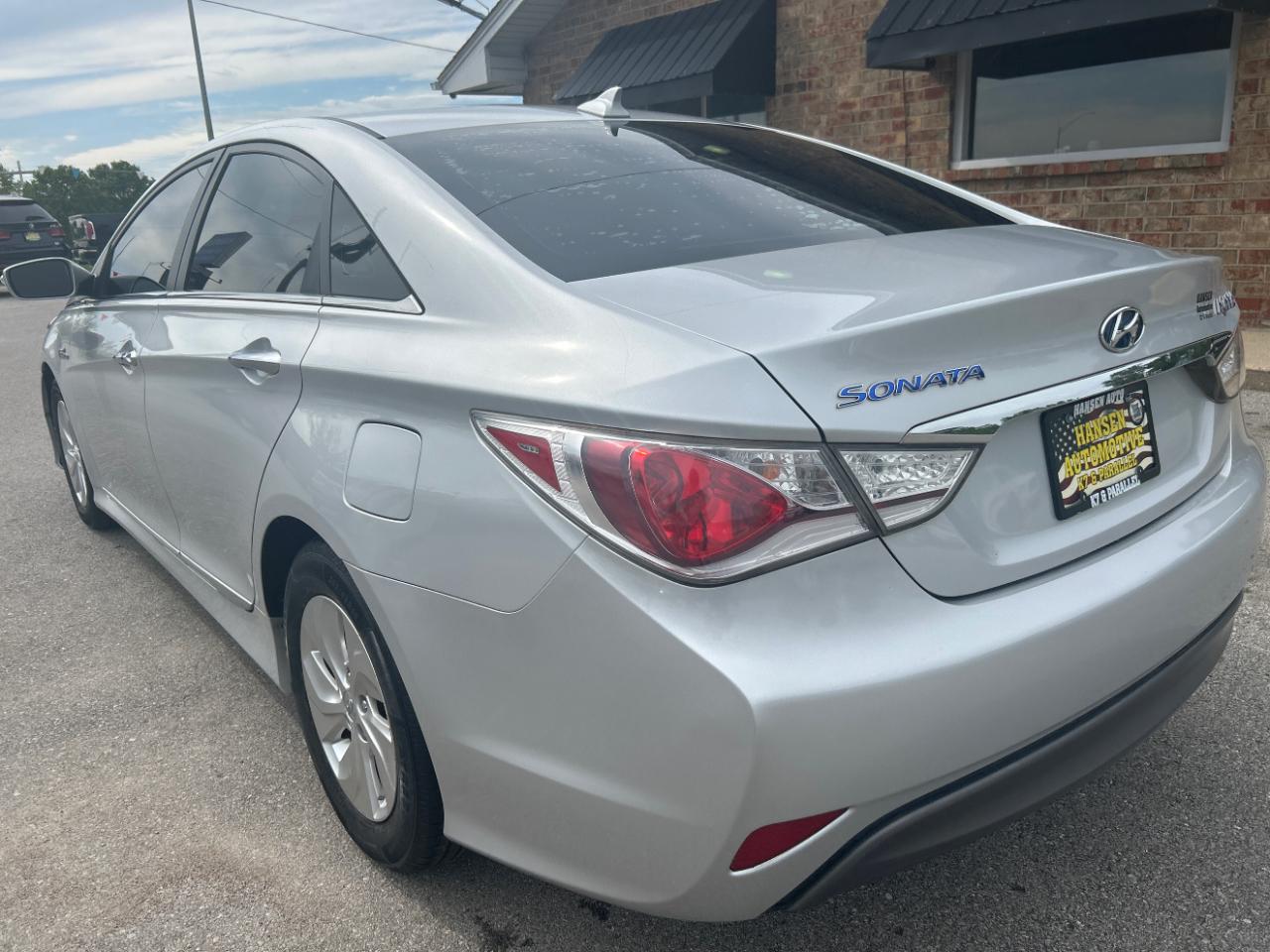 Hyundai Sonata Hybrid 4dr Sdn 2015