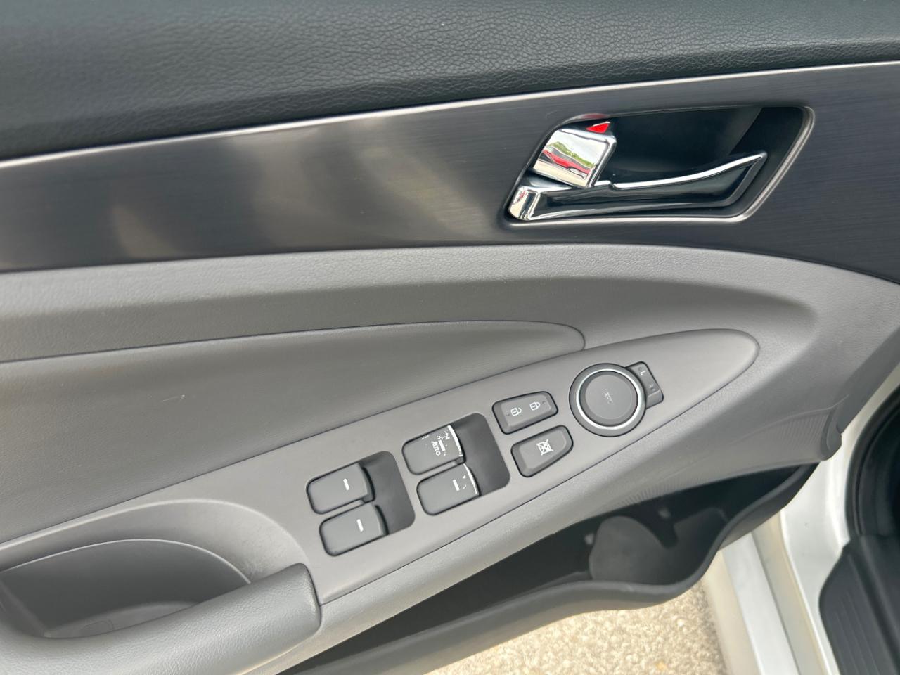 Hyundai Sonata Hybrid 4dr Sdn 2015