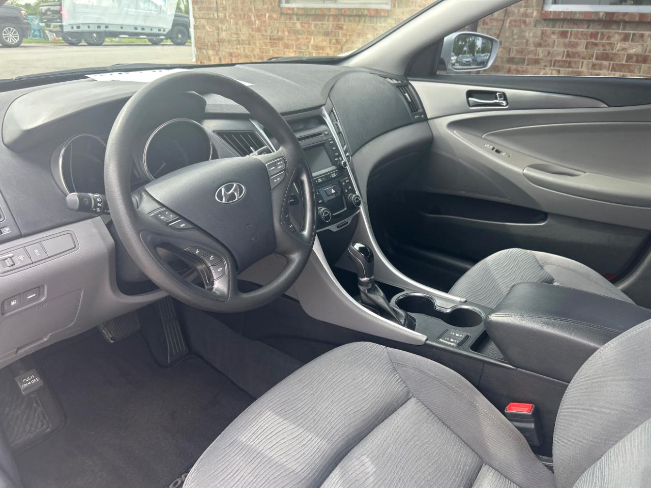 Hyundai Sonata Hybrid 4dr Sdn 2015
