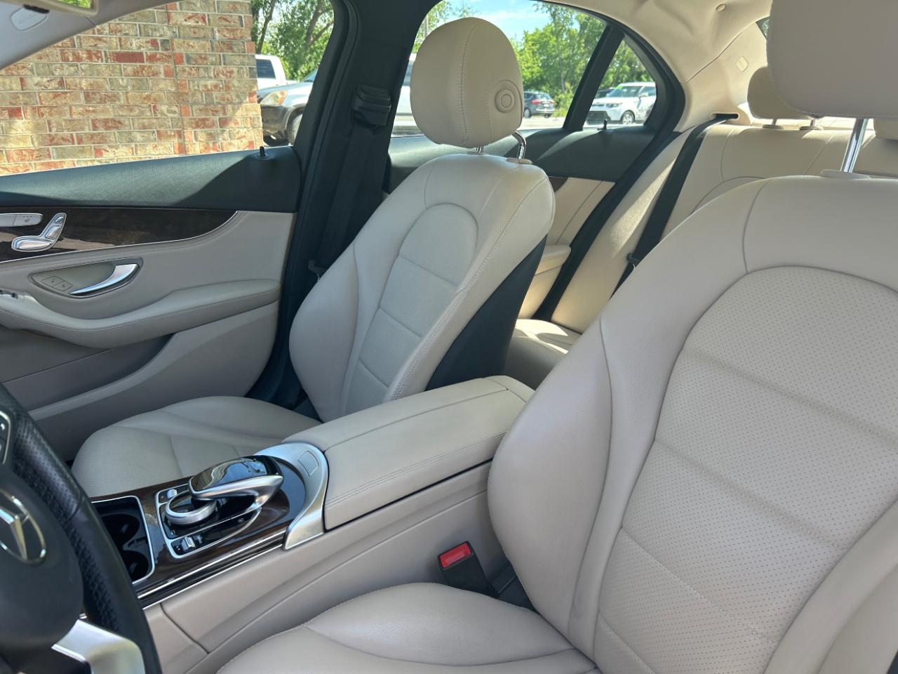 Mercedes-Benz C-Class 4dr Sdn C 300 Luxury 4MATIC 2016
