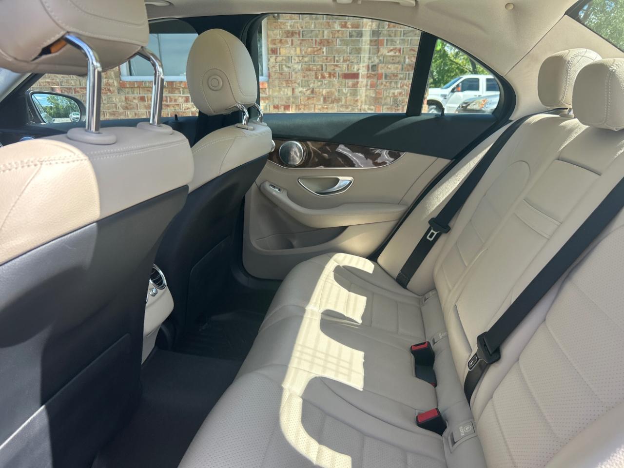 Mercedes-Benz C-Class 4dr Sdn C 300 Luxury 4MATIC 2016