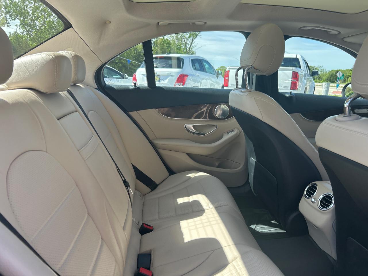 Mercedes-Benz C-Class 4dr Sdn C 300 Luxury 4MATIC 2016