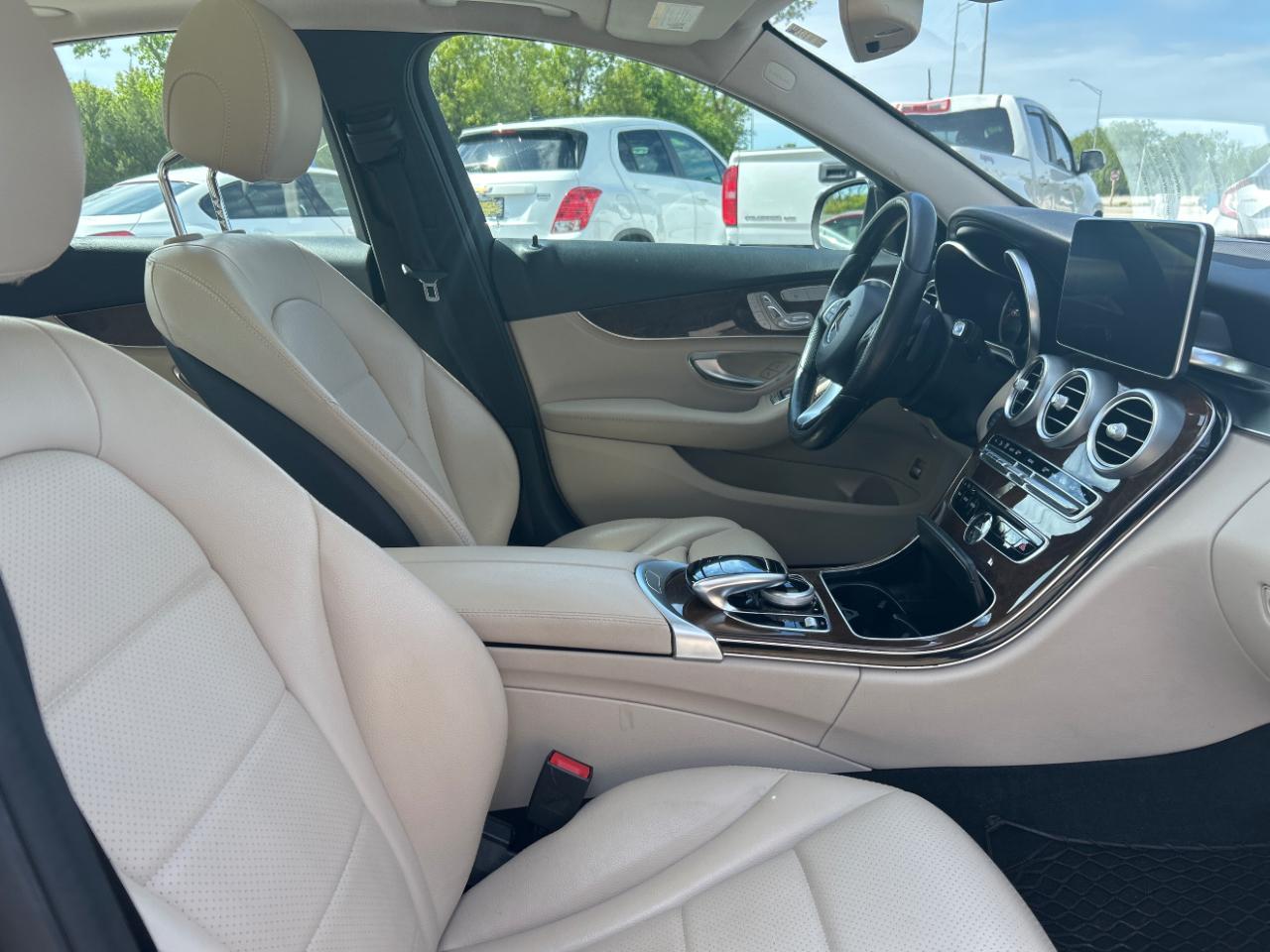 Mercedes-Benz C-Class 4dr Sdn C 300 Luxury 4MATIC 2016