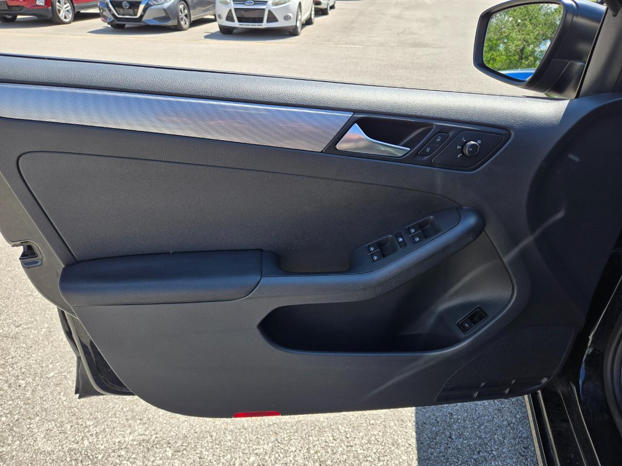 Volkswagen Jetta Sedan 4dr Auto 1.8T SE 2015