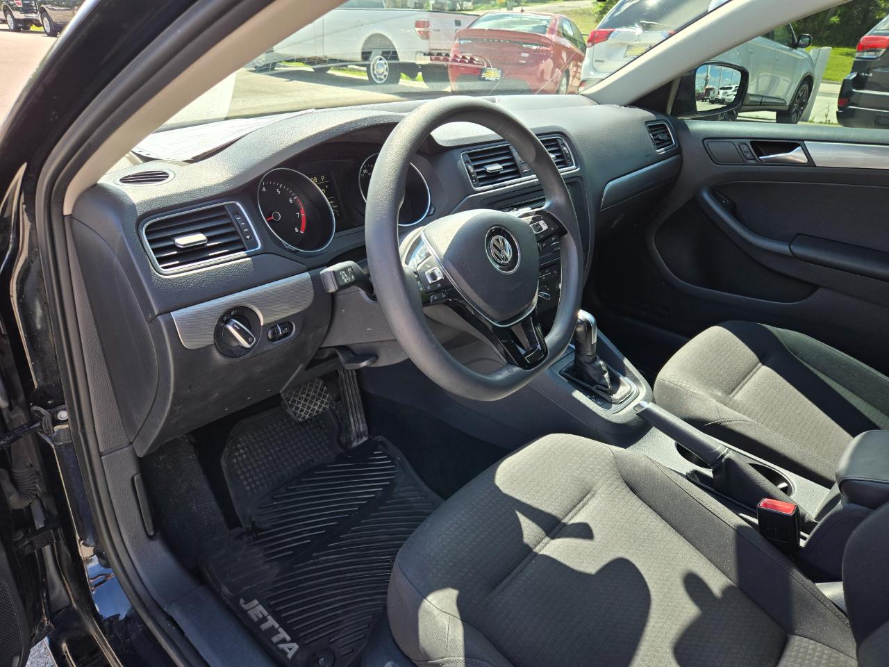 Volkswagen Jetta Sedan 4dr Auto 1.8T SE 2015