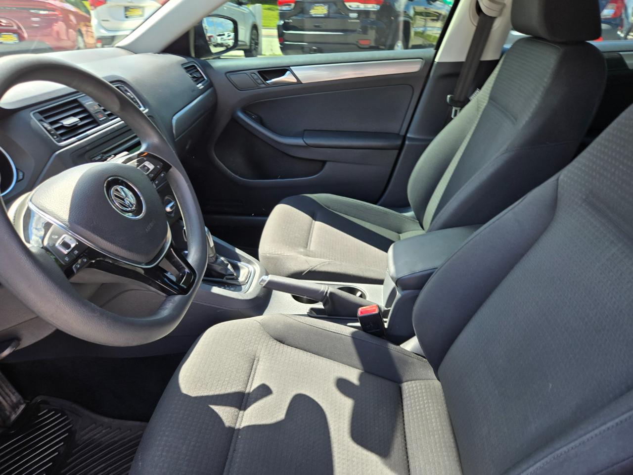 Volkswagen Jetta Sedan 4dr Auto 1.8T SE 2015