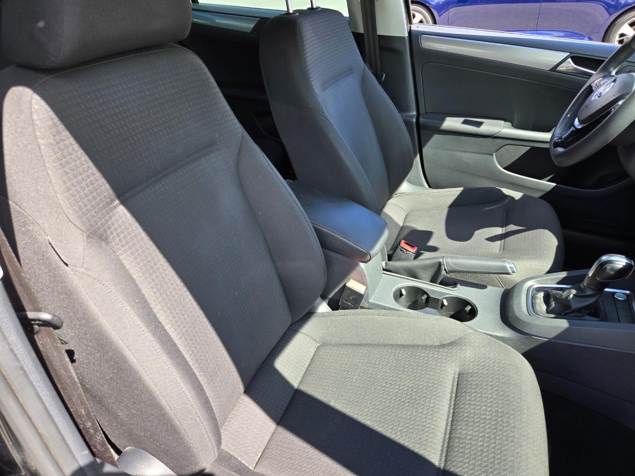 Volkswagen Jetta Sedan 4dr Auto 1.8T SE 2015