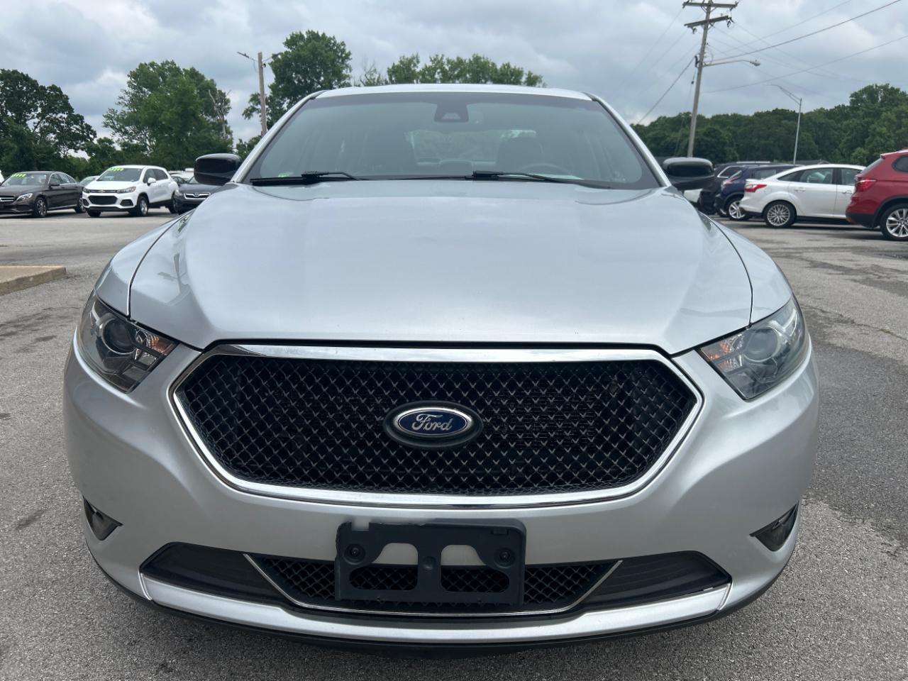 Ford Taurus 4dr Sdn SHO AWD 2015