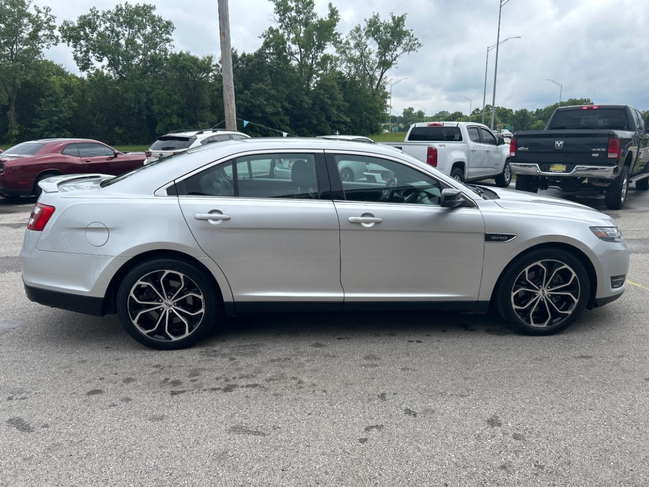 Ford Taurus 4dr Sdn SHO AWD 2015