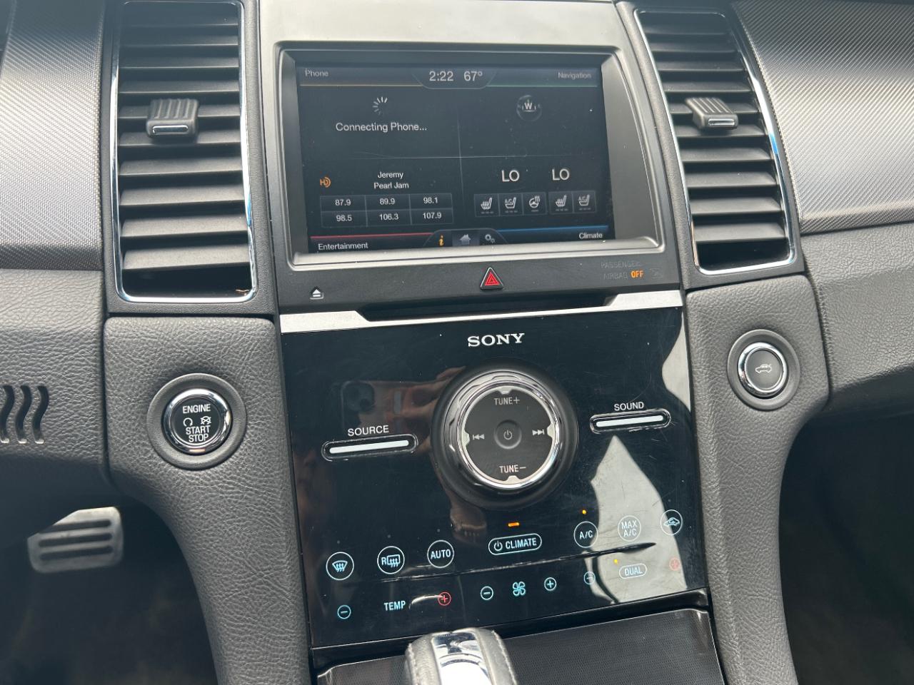 Ford Taurus 4dr Sdn SHO AWD 2015