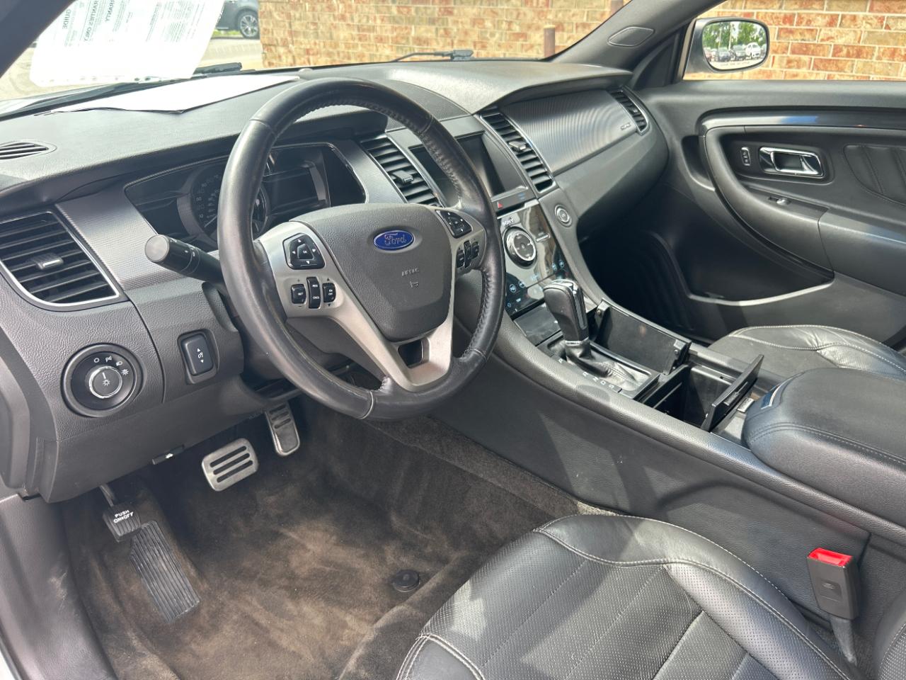 Ford Taurus 4dr Sdn SHO AWD 2015