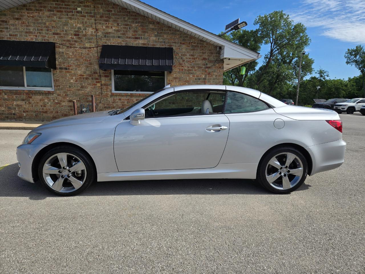 Lexus IS 250C 2dr Conv Auto 2010